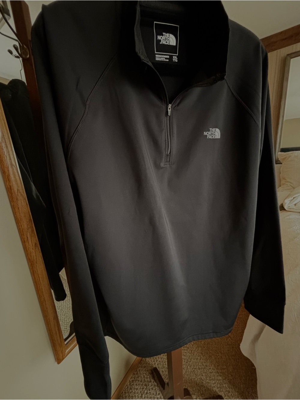 The North Face Men's Winter Warm Essential Black 1/4 Zip Pullover Jacket - Picture 2 of 10